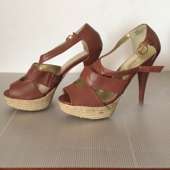 Justfab pumps. - Picture 2 of 5